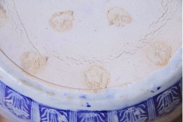 アンティーク雑貨　和製アンティーク　山水図　陽刻が美しい瀬戸火鉢(鉢カバー)