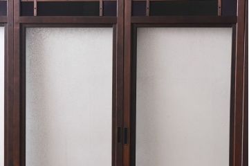 大正ロマン　スリムな形と色ガラスが魅力的な引き戸(ガラス戸、建具)4枚セット