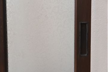 【I様ご成約済】昭和レトロ　ガラスの組み合わせが素敵な窓(ガラス戸、引き戸)2枚セット