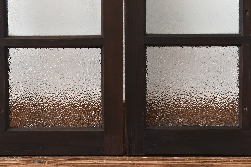 【I様ご成約済】昭和レトロ　ガラスの組み合わせが素敵な窓(ガラス戸、引き戸)2枚セット