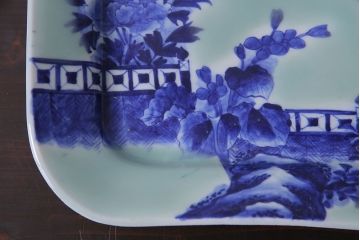 明治大正期　青磁　染付　牡丹梅鳥図角皿(和食器、大皿)