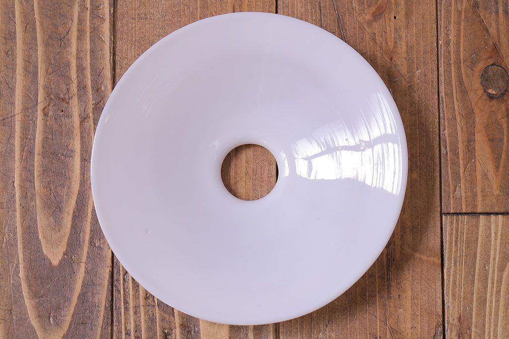 昭和レトロ　清潔感のある白ガラスが魅力のシンプルなペンダントライト(天井照明、吊り下げ照明)(3)