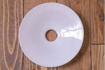 昭和レトロ　清潔感のある白ガラスが魅力のシンプルなペンダントライト(天井照明、吊り下げ照明)(3)