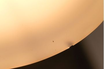 昭和レトロ　清潔感のある白ガラスが魅力のシンプルなペンダントライト(天井照明、吊り下げ照明)