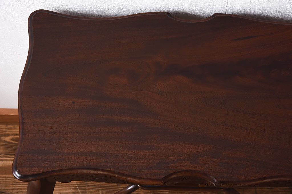 アンティーク雑貨　イギリス家具　ウォールナット材　華奢なシルエットが美しいサイドテーブル(花台)