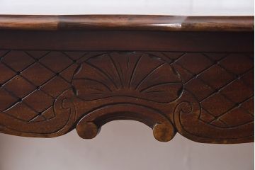 アンティーク雑貨　イギリス家具　ウォールナット材　華奢なシルエットが美しいサイドテーブル(花台)