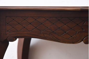 アンティーク雑貨　イギリス家具　ウォールナット材　華奢なシルエットが美しいサイドテーブル(花台)