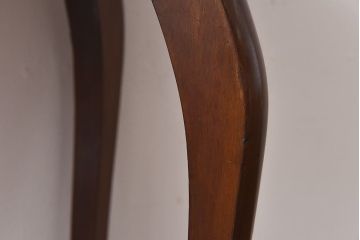 アンティーク雑貨　イギリス家具　ウォールナット材　華奢なシルエットが美しいサイドテーブル(花台)