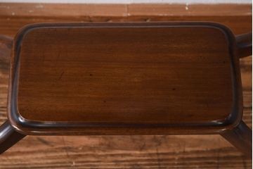 アンティーク雑貨　イギリス家具　ウォールナット材　華奢なシルエットが美しいサイドテーブル(花台)