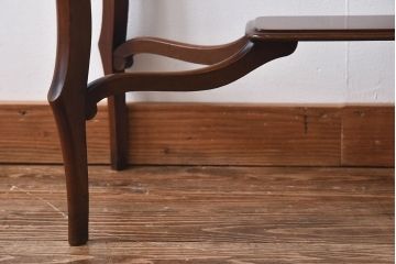 アンティーク雑貨　イギリス家具　ウォールナット材　華奢なシルエットが美しいサイドテーブル(花台)