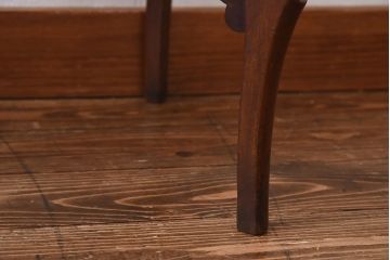 アンティーク雑貨　イギリス家具　ウォールナット材　華奢なシルエットが美しいサイドテーブル(花台)