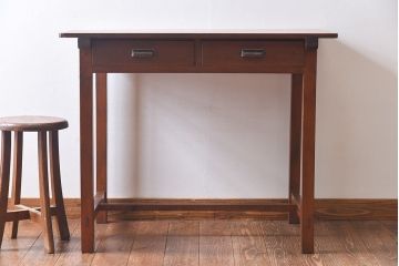 アンティーク家具　昭和中期　ラワン材　シンプルなデザインの平机(デスク)