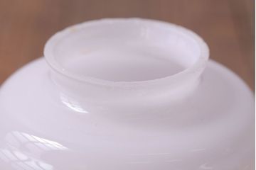 昭和中期　肩の丸みが愛らしいレトロな筒形シェードのペンダントライト(天井照明、吊り下げ照明)