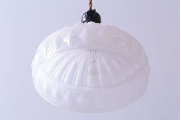 昭和レトロ　モダンなダイヤ柄が目を引くペンダントライト(天井照明、吊り下げ照明)