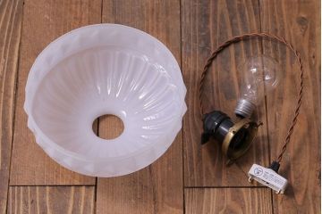 昭和レトロ　モダンなダイヤ柄が目を引くペンダントライト(天井照明、吊り下げ照明)