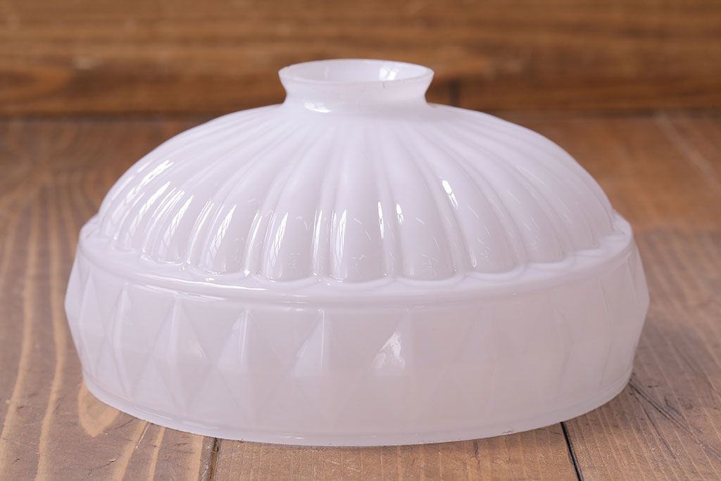 昭和レトロ　モダンなダイヤ柄が目を引くペンダントライト(天井照明、吊り下げ照明)