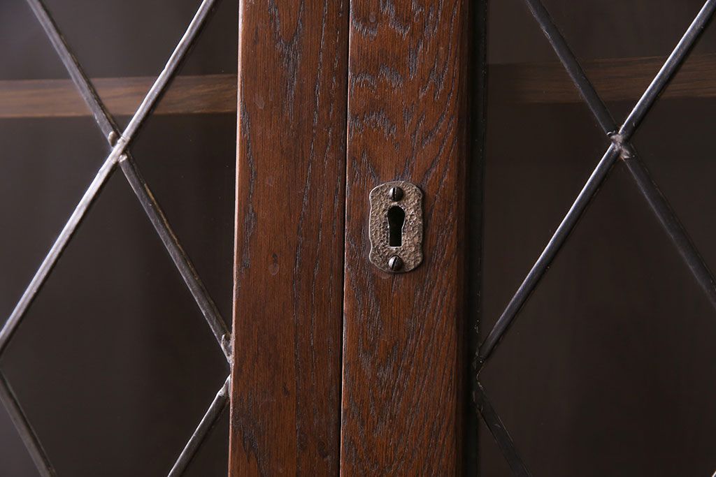 中古　イギリス家具　上品なアンティーク調のブックケース(キャビネット、本箱、収納棚)