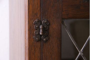 中古　イギリス家具　上品なアンティーク調のブックケース(キャビネット、本箱、収納棚)