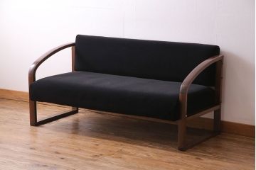 ヴィンテージ家具 ビンテージ ひと味違ったデザインが魅力のアームソファ(2人掛け、ラブソファ)