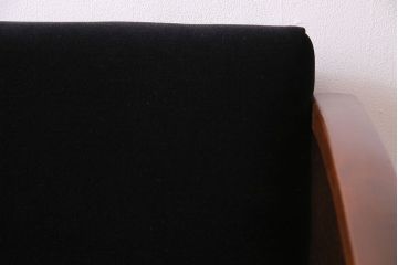 ヴィンテージ家具 ビンテージ ひと味違ったデザインが魅力のアームソファ(2人掛け、ラブソファ)