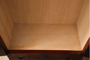 仙台箪笥　渡辺家具店　鏡のような木地呂塗りの上品なワードローブ(洋服ダンス、キャビネット)(定価110万)