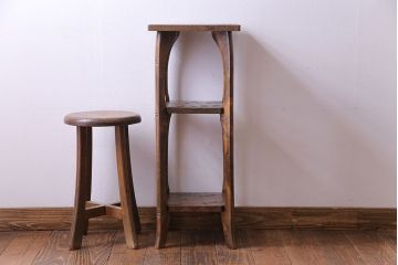 アンティーク雑貨　中古　伝統工芸　日光彫り　大胆な花の彫りが魅力的な飾り棚(花台)
