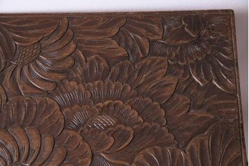 アンティーク雑貨　中古　伝統工芸　日光彫り　大胆な花の彫りが魅力的な飾り棚(花台)