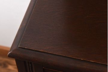 ヴィンテージ家具　イギリスビンテージ　オーク材　素朴な雰囲気が魅力のカップボード(食器棚、飾り棚)