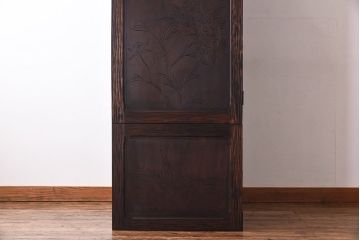 中古　伝統工芸　軽井沢彫り　牡丹の意匠が目を引くワードローブ(洋服タンス)