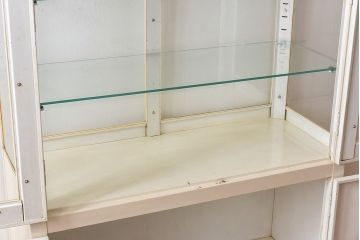 アンティーク家具　【展示品】和製アンティーク　オリジナルペイントが可愛らしいケビント(ガラスケース、収納棚、飾り棚)