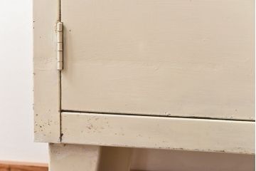 アンティーク家具　【展示品】和製アンティーク　オリジナルペイントが可愛らしいケビント(ガラスケース、収納棚、飾り棚)