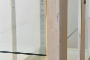 アンティーク家具　【展示品】和製アンティーク　オリジナルペイントが可愛らしいケビント(ガラスケース、収納棚、飾り棚)