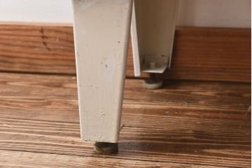 アンティーク家具　【展示品】和製アンティーク　オリジナルペイントが可愛らしいケビント(ガラスケース、収納棚、飾り棚)