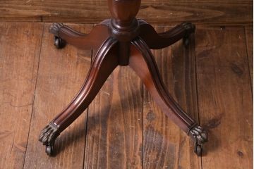 アンティーク家具　イギリスアンティーク　キャスター付き　レザートップのサイドテーブル(ランプテーブル、カフェテーブル、花台)