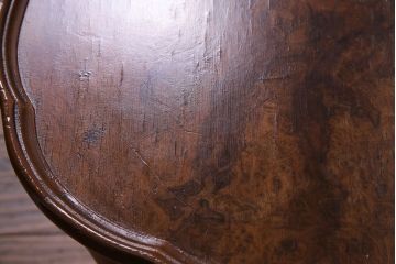 ヴィンテージ家具　イギリスビンテージ　大胆な杢目づかいが美しいローテーブル(リビングテーブル、センターテーブル、サイドテーブル)