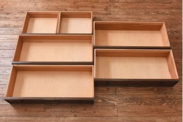 ビンテージ　神戸洋家具老舗たかねや製　上品な雰囲気漂うオーク材のチェスト(引き出し)(永田良介)