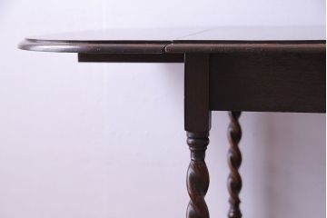アンティーク家具　イギリスアンティーク　棚付きが珍しい!小振りのバタフライテーブル(カフェテーブル、サイドテーブル、エクステンションテーブル)