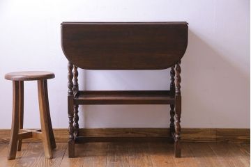 アンティーク家具　イギリスアンティーク　棚付きが珍しい!小振りのバタフライテーブル(カフェテーブル、サイドテーブル、エクステンションテーブル)