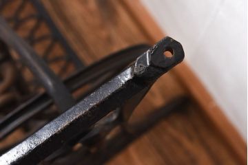アンティーク雑貨　昭和レトロ　UNIVERSAL　レトロな雰囲気を漂わせるミシン脚