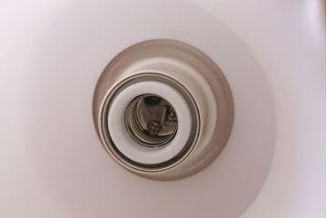 昭和レトロ　薔薇のモチーフが上品なフリルシェード(吊り下げ照明、ペンダントライト、電笠、天井照明)(R-028605)