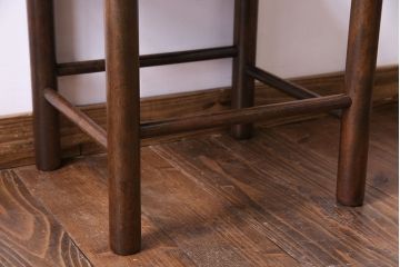 アンティーク雑貨　ビンテージ　北海道民芸家具　シンプルな小振りのサイドテーブル(花台)