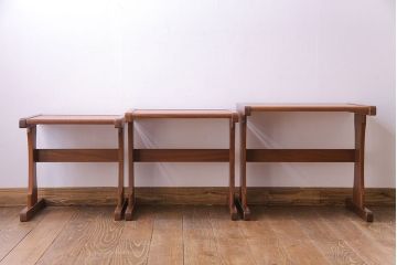 アンティーク雑貨　イギリスビンテージ　チーク材　銅製の天板が個性的なネストテーブル(サイドテーブル、カフェテーブル、花台)
