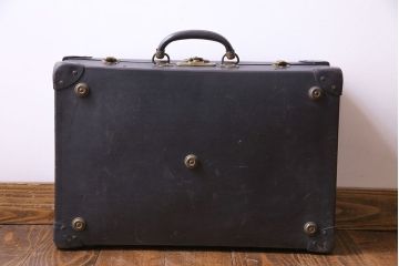 和製アンティーク　昭和中期　ステッカーの貼られた古い質感の小振りなトランク