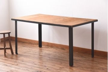ラフジュ工房オリジナル　天板無塗装のダイニングテーブル(作業台、鉄脚テーブル、4人掛け)(R-028611)