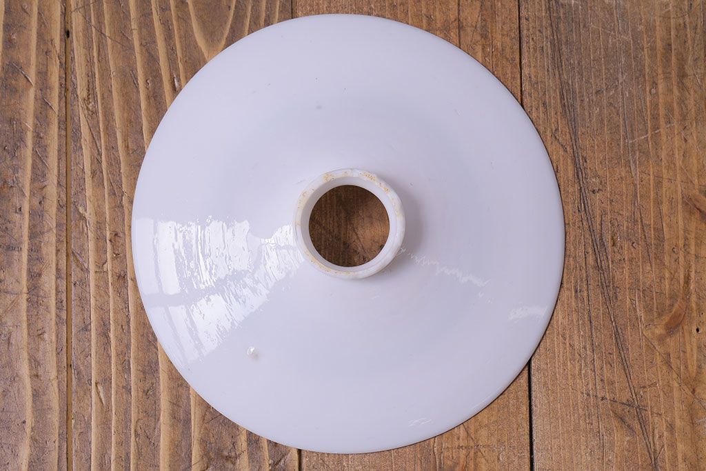 昭和期　懐かしい雰囲気漂うシンプルな平笠シェード(電笠、吊り下げ照明、ペンダントライト)