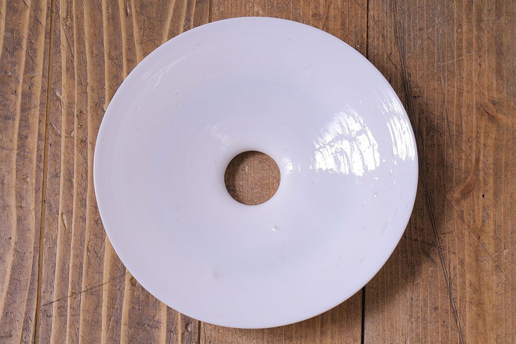 昭和期　懐かしい雰囲気漂うシンプルな平笠シェード(電笠、吊り下げ照明、ペンダントライト)