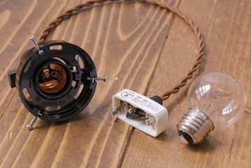 昭和期　懐かしい雰囲気漂うシンプルな平笠シェード(電笠、吊り下げ照明、ペンダントライト)