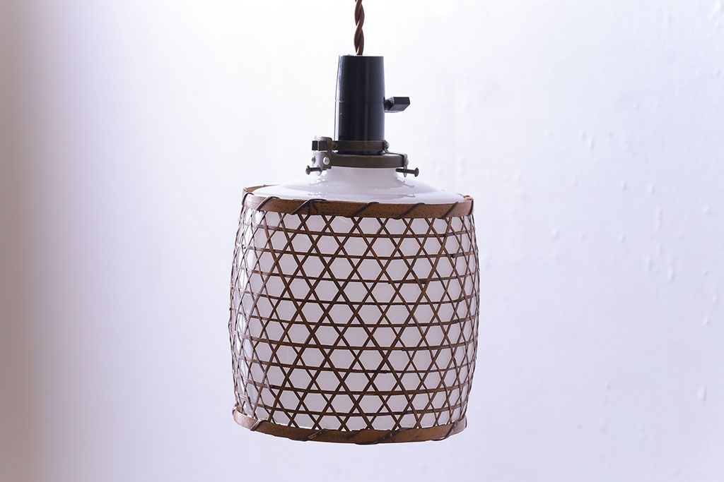 昭和レトロ　和の雰囲気が高まる籠モチーフのペンダントライト(シェード、吊り下げ照明、天井照明)