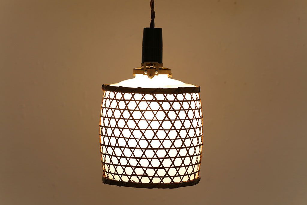 昭和レトロ　和の雰囲気が高まる籠モチーフのペンダントライト(シェード、吊り下げ照明、天井照明)
