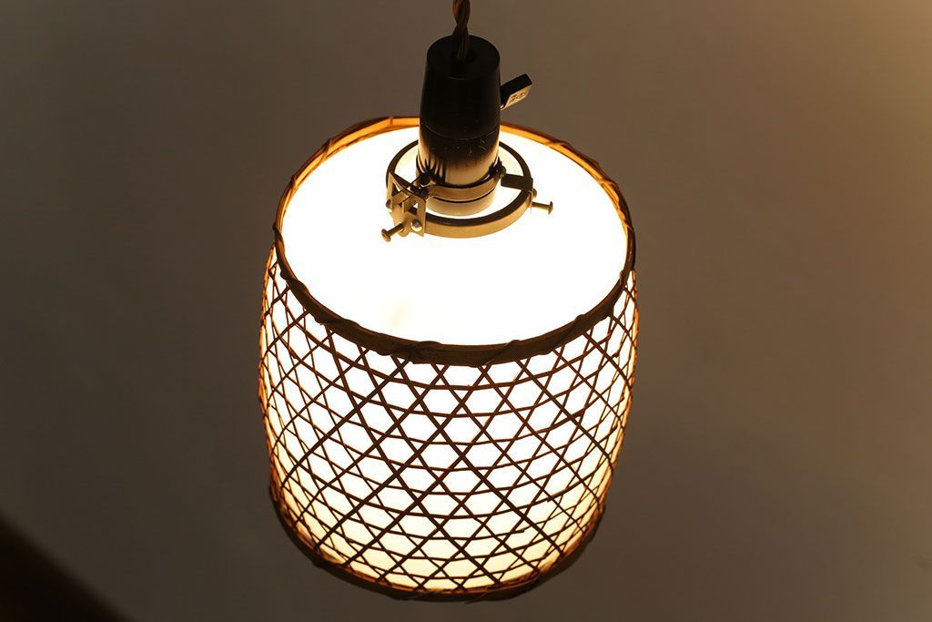 昭和レトロ　和の雰囲気が高まる籠モチーフのペンダントライト(シェード、吊り下げ照明、天井照明)
